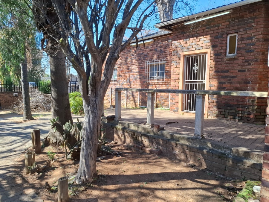 5 Bedroom Property for Sale in Lambton Gauteng