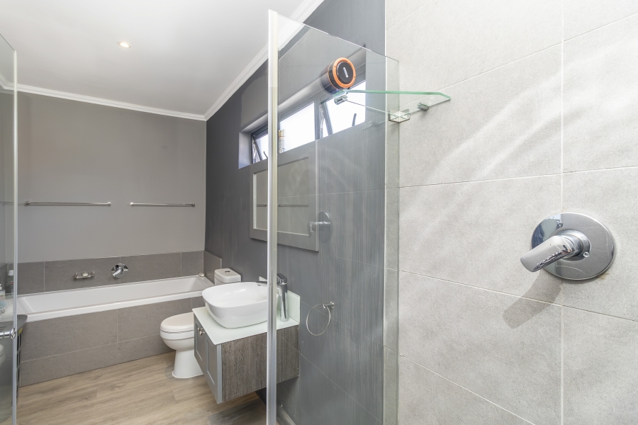 3 Bedroom Property for Sale in Bryanston East Gauteng