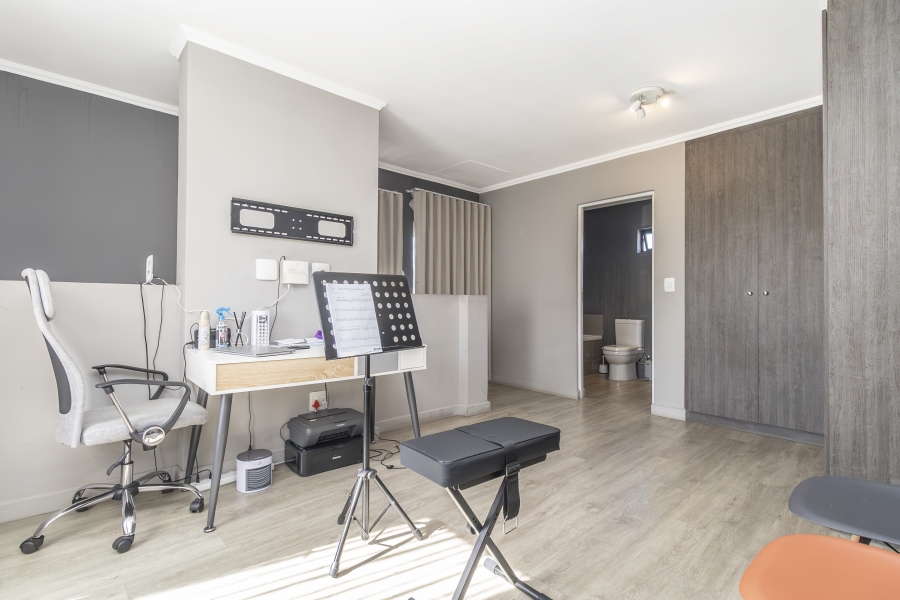 3 Bedroom Property for Sale in Bryanston East Gauteng