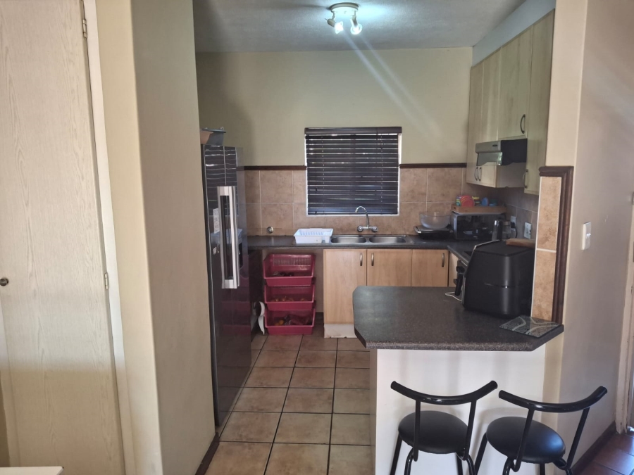 To Let 2 Bedroom Property for Rent in Equestria Gauteng