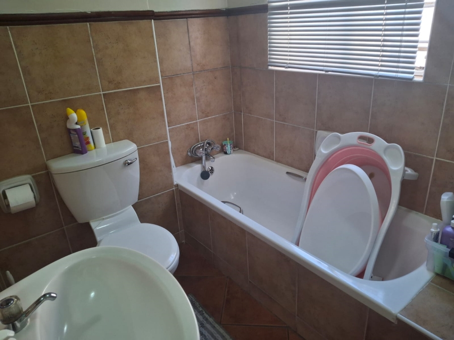 To Let 2 Bedroom Property for Rent in Equestria Gauteng