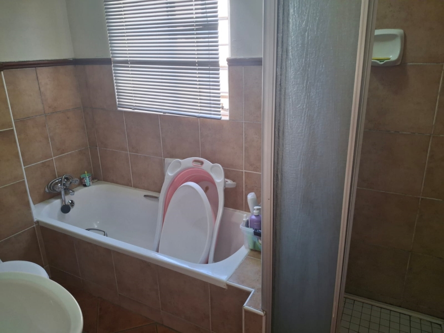 To Let 2 Bedroom Property for Rent in Equestria Gauteng