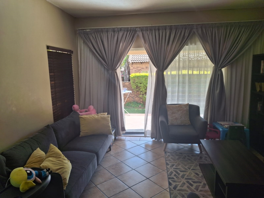 To Let 2 Bedroom Property for Rent in Equestria Gauteng