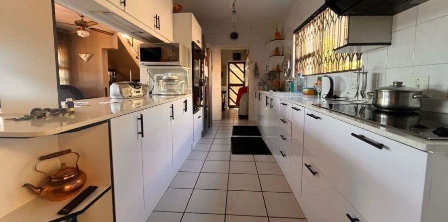 4 Bedroom Property for Sale in Bassonia Gauteng