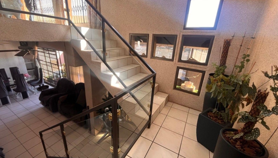 4 Bedroom Property for Sale in Bassonia Gauteng