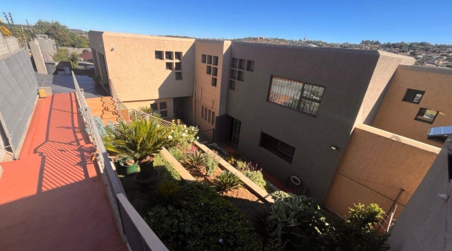 4 Bedroom Property for Sale in Bassonia Gauteng