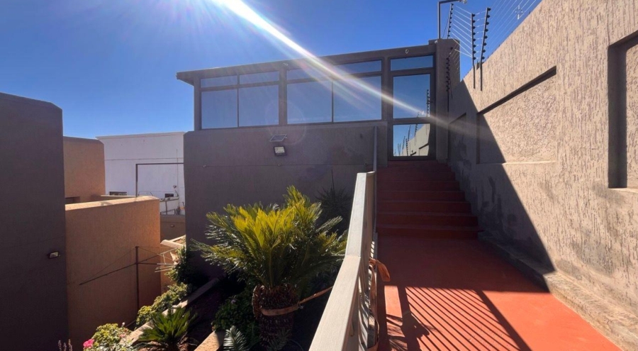 4 Bedroom Property for Sale in Bassonia Gauteng