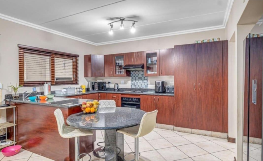 3 Bedroom Property for Sale in Glenvista Gauteng