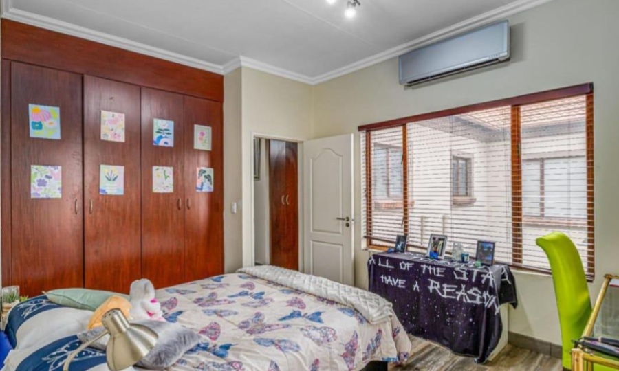 3 Bedroom Property for Sale in Glenvista Gauteng