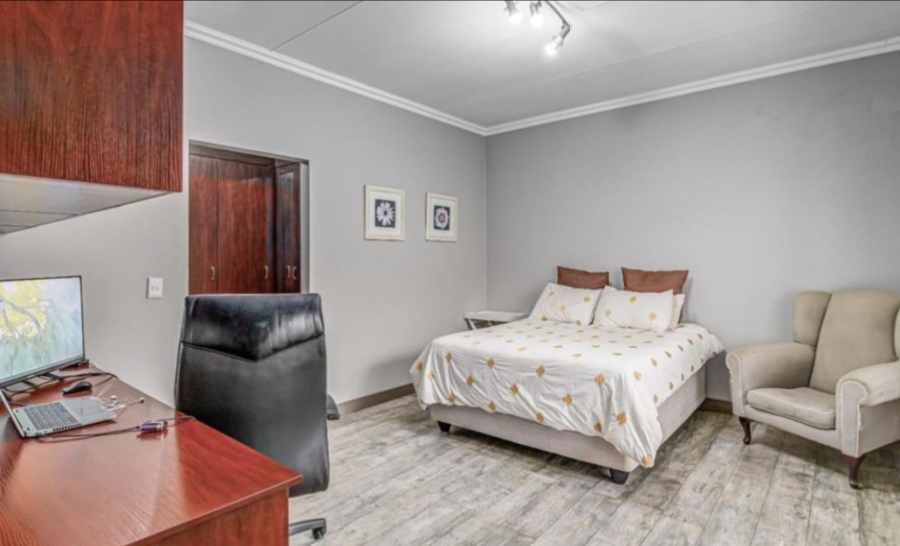 3 Bedroom Property for Sale in Glenvista Gauteng