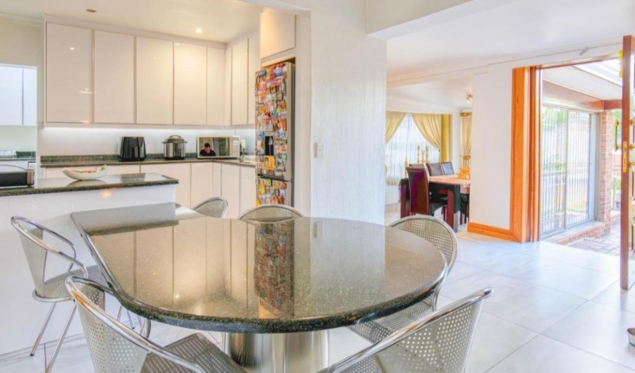 3 Bedroom Property for Sale in Glenvista Gauteng