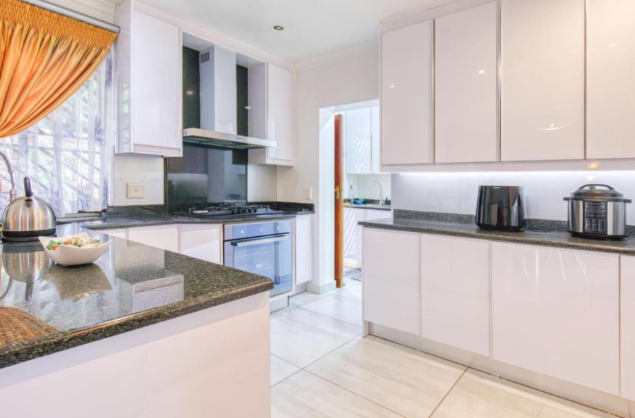 3 Bedroom Property for Sale in Glenvista Gauteng