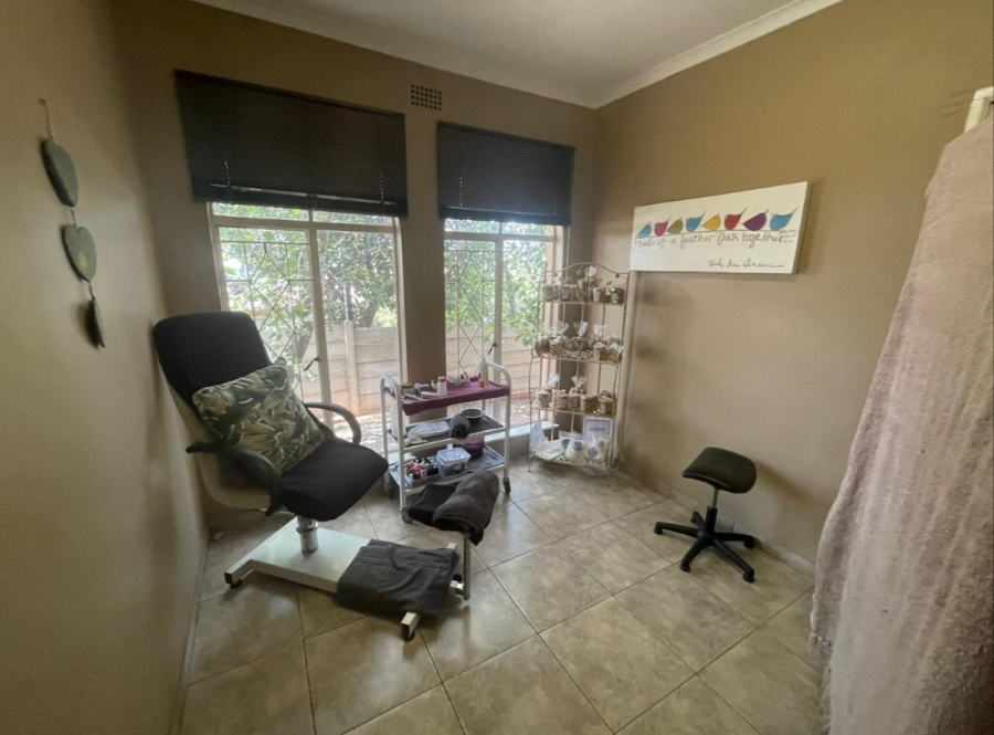 4 Bedroom Property for Sale in Glenvista Gauteng