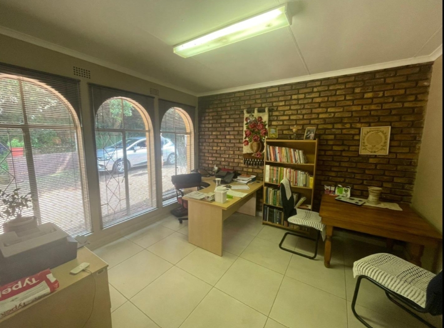 4 Bedroom Property for Sale in Glenvista Gauteng