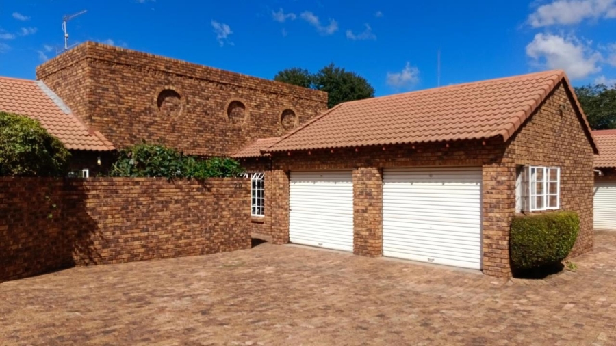 3 Bedroom Property for Sale in Brackendowns Gauteng