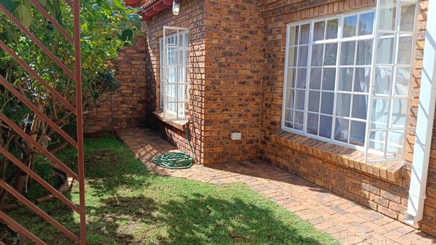 3 Bedroom Property for Sale in Brackendowns Gauteng