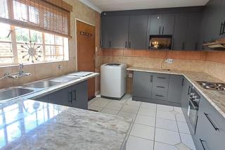 3 Bedroom Property for Sale in Brackendowns Gauteng