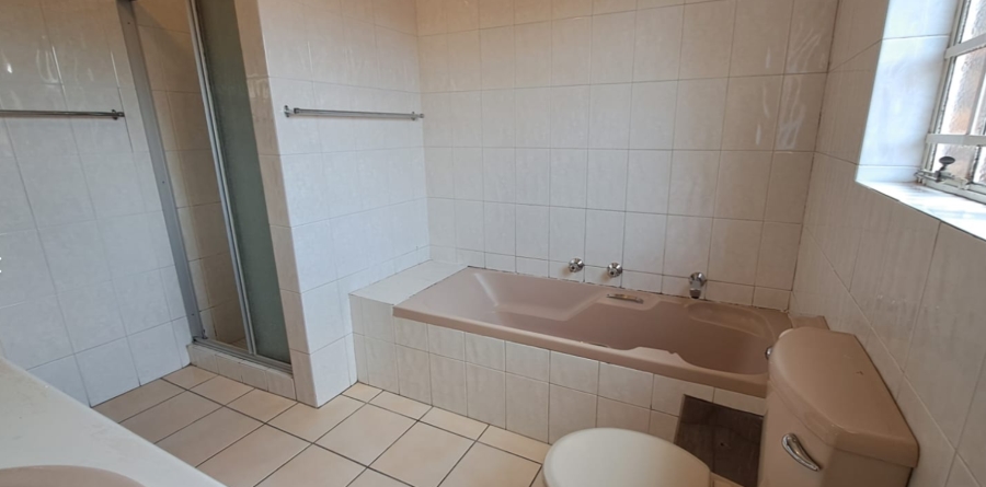 3 Bedroom Property for Sale in Brackendowns Gauteng