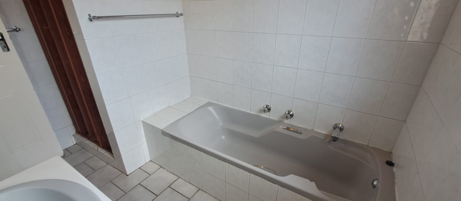 3 Bedroom Property for Sale in Brackendowns Gauteng