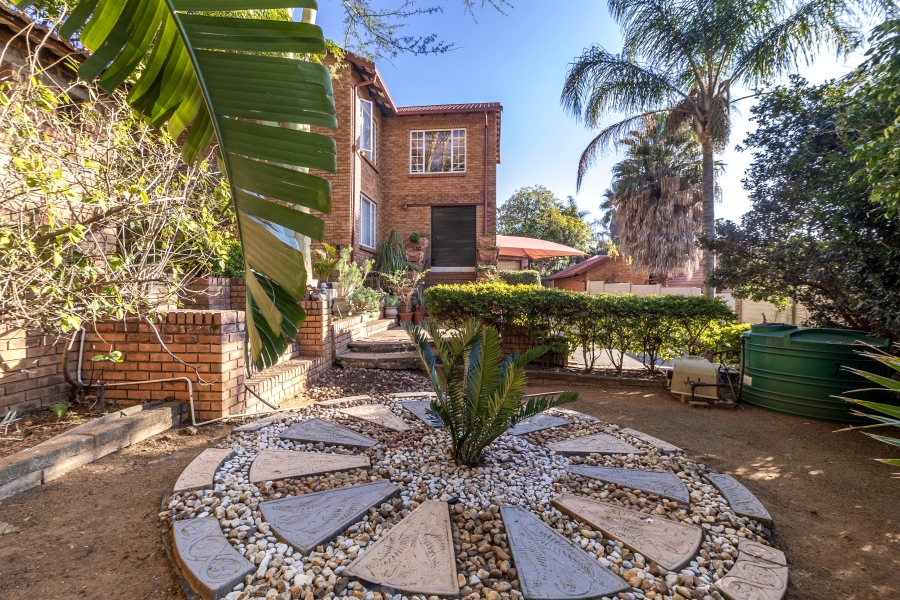 4 Bedroom Property for Sale in Waterkloof Park Gauteng