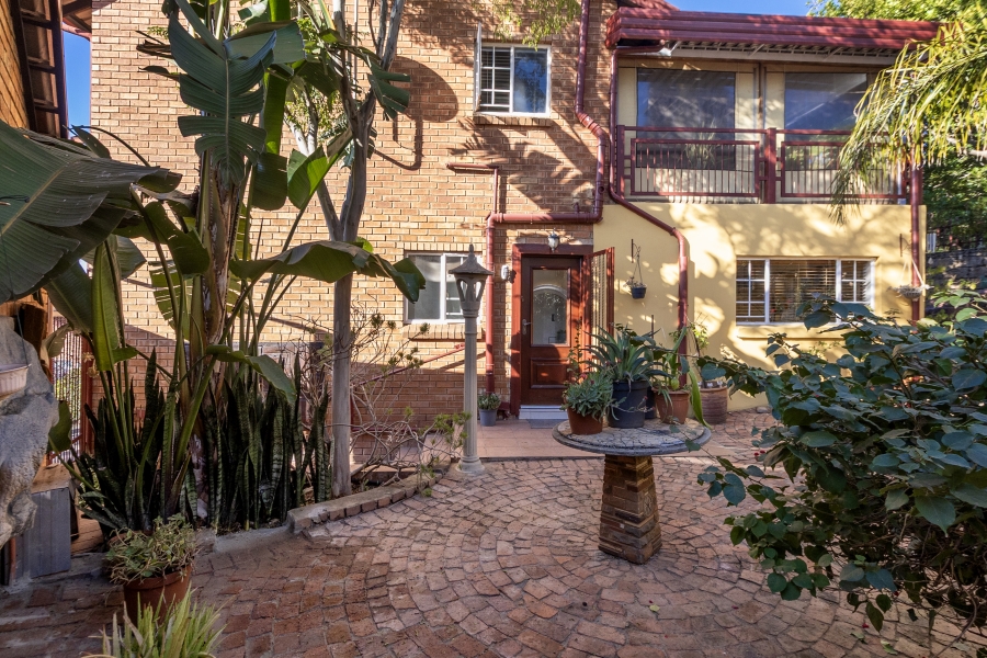 4 Bedroom Property for Sale in Waterkloof Park Gauteng
