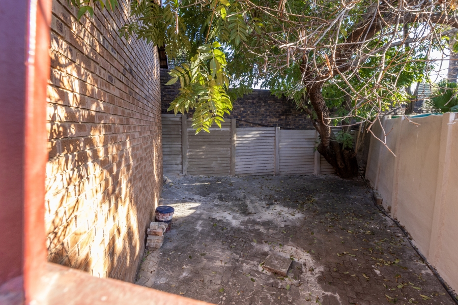4 Bedroom Property for Sale in Waterkloof Park Gauteng