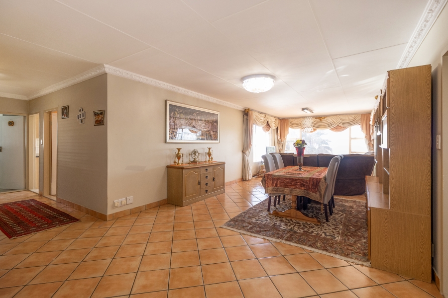 4 Bedroom Property for Sale in Waterkloof Park Gauteng