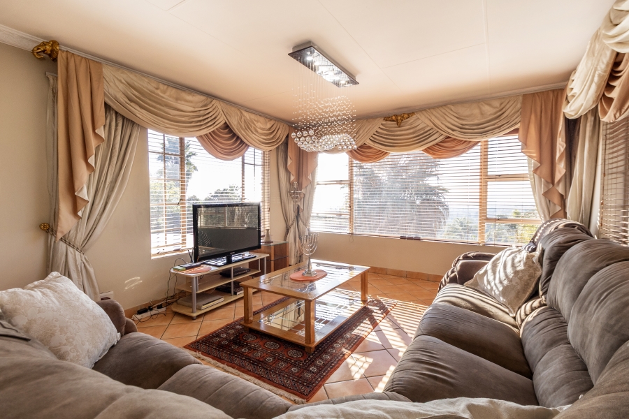 4 Bedroom Property for Sale in Waterkloof Park Gauteng