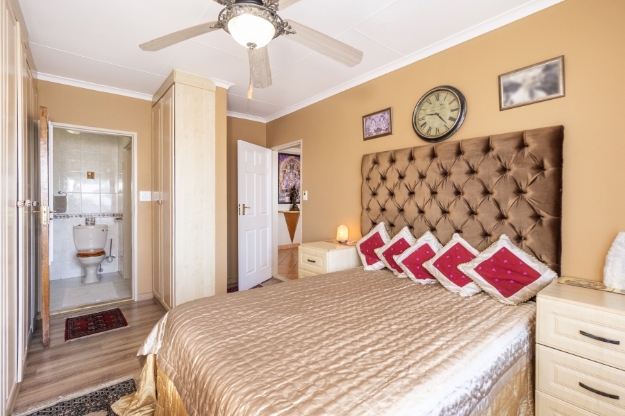 4 Bedroom Property for Sale in Waterkloof Park Gauteng