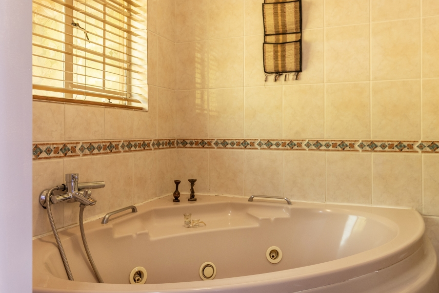4 Bedroom Property for Sale in Waterkloof Park Gauteng