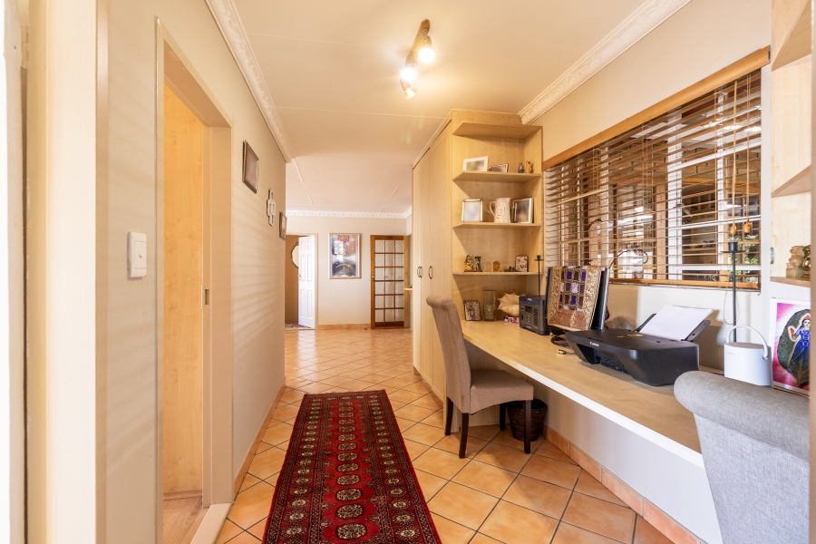 4 Bedroom Property for Sale in Waterkloof Park Gauteng