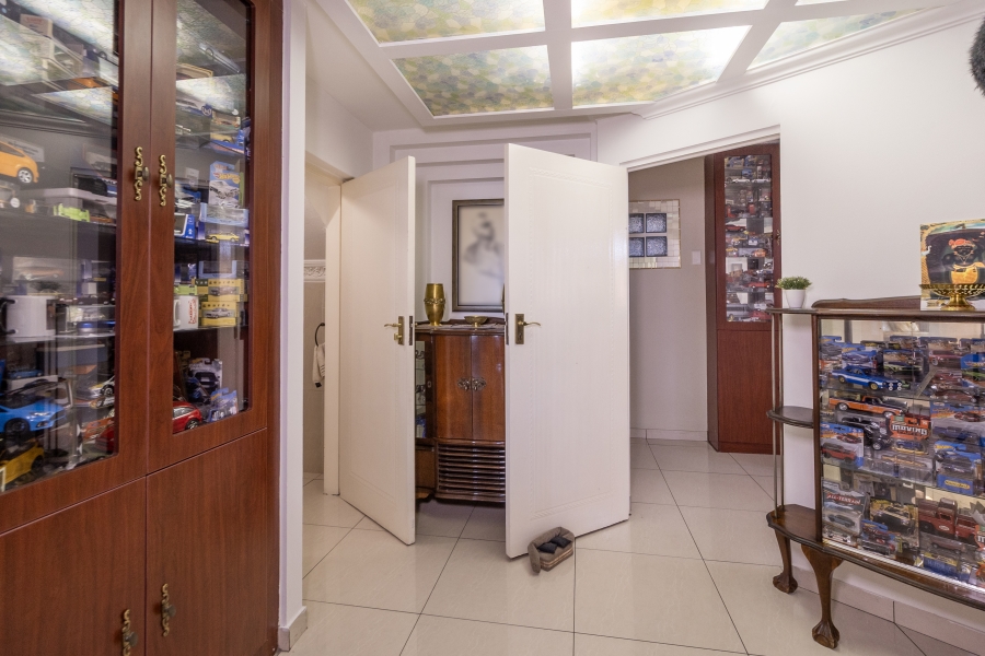 4 Bedroom Property for Sale in Waterkloof Park Gauteng