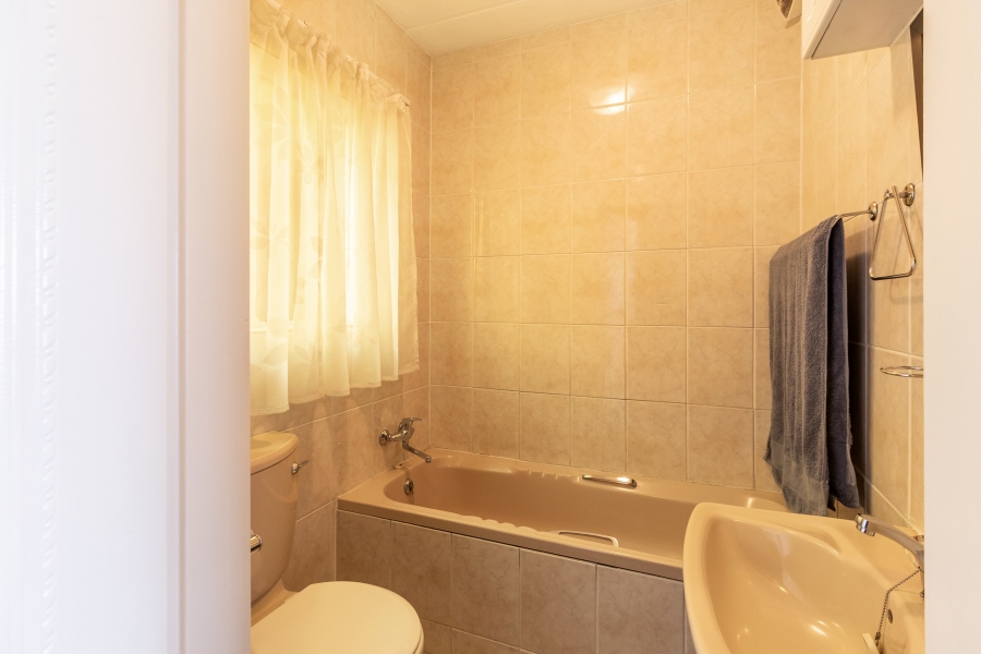 4 Bedroom Property for Sale in Waterkloof Park Gauteng