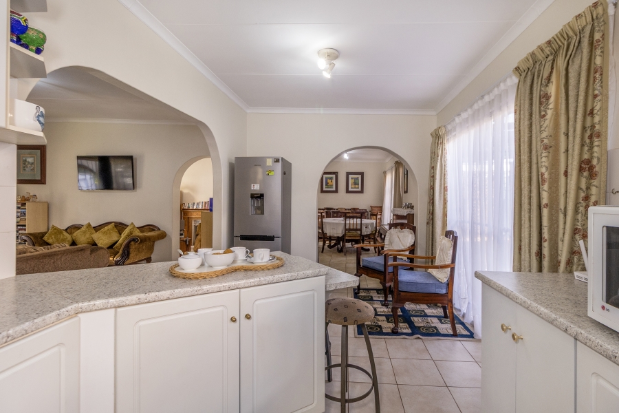3 Bedroom Property for Sale in Garsfontein Gauteng