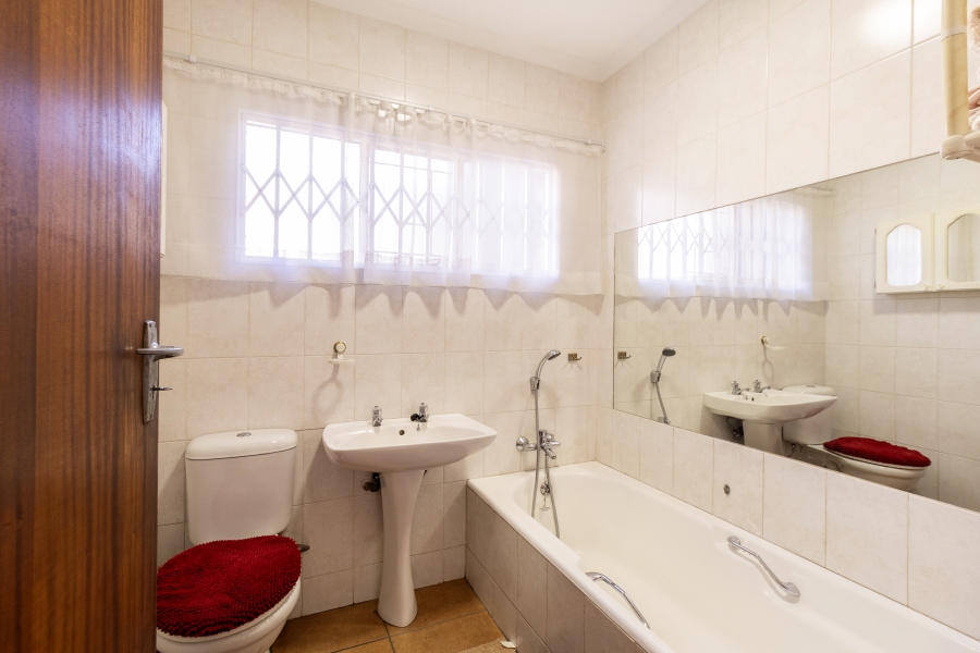 3 Bedroom Property for Sale in Garsfontein Gauteng