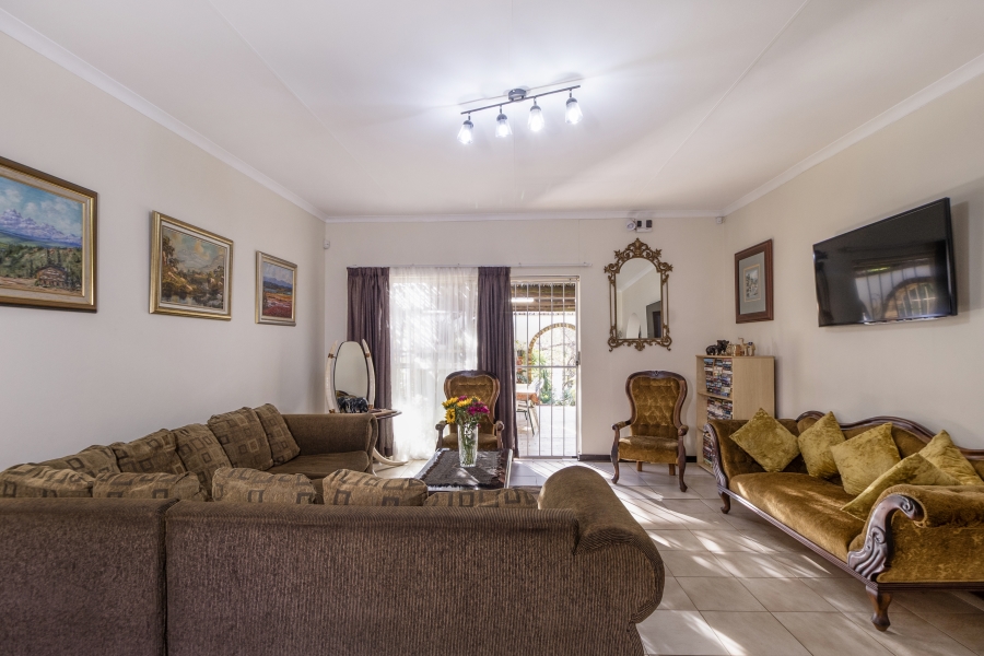 3 Bedroom Property for Sale in Garsfontein Gauteng