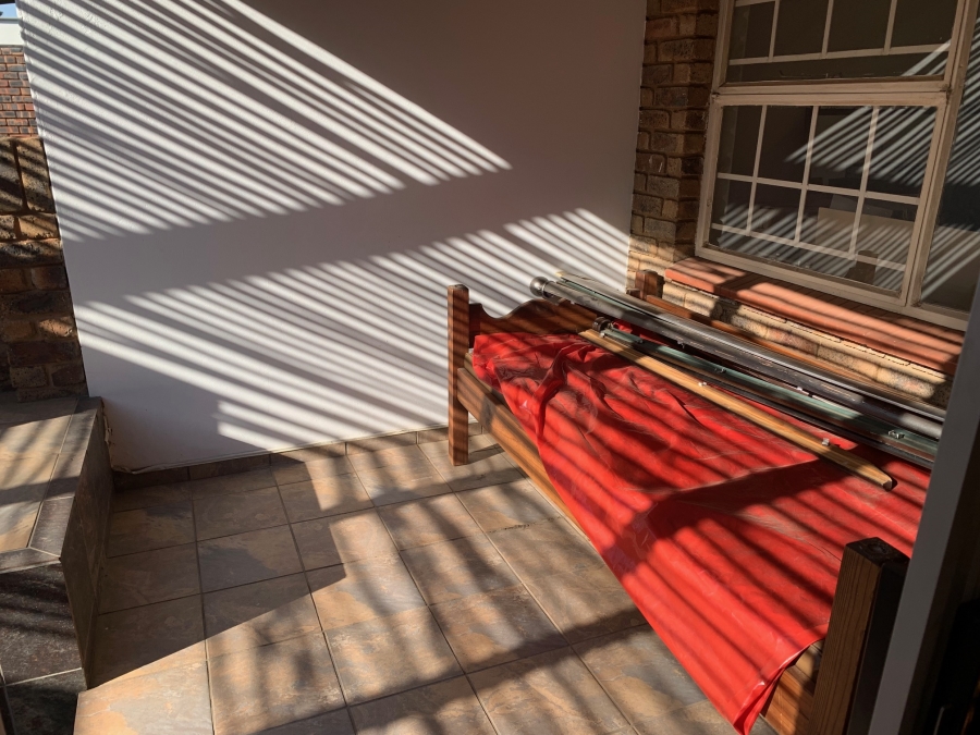 3 Bedroom Property for Sale in Garsfontein Gauteng