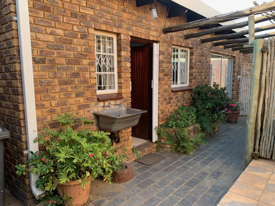 3 Bedroom Property for Sale in Garsfontein Gauteng
