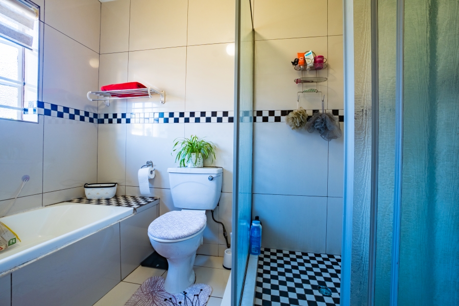 2 Bedroom Property for Sale in Allens Nek Gauteng