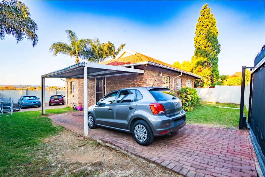 2 Bedroom Property for Sale in Allens Nek Gauteng