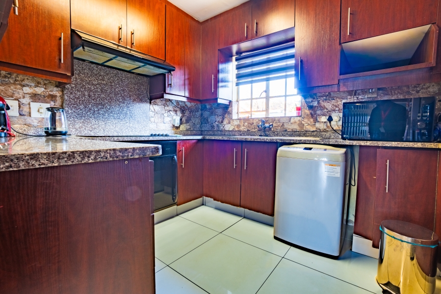 2 Bedroom Property for Sale in Allens Nek Gauteng
