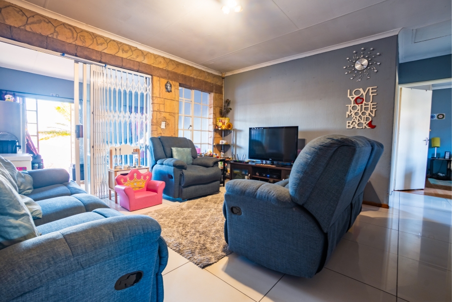2 Bedroom Property for Sale in Allens Nek Gauteng