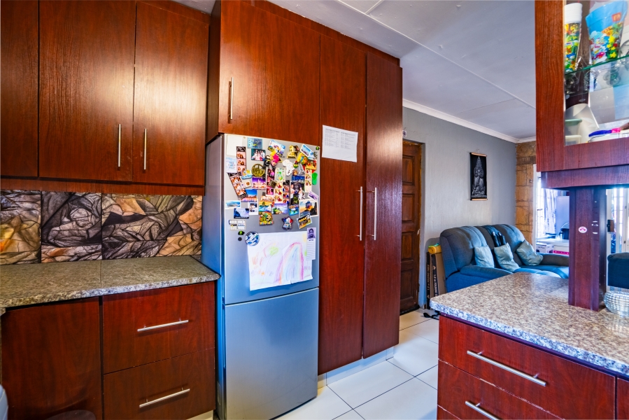 2 Bedroom Property for Sale in Allens Nek Gauteng