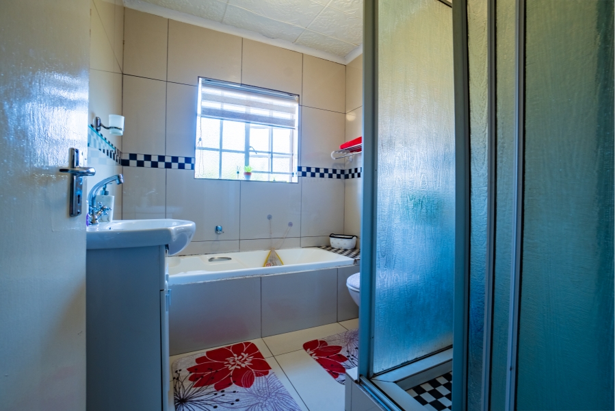 2 Bedroom Property for Sale in Allens Nek Gauteng