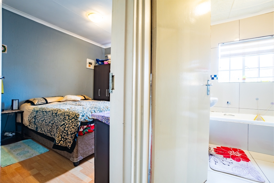 2 Bedroom Property for Sale in Allens Nek Gauteng
