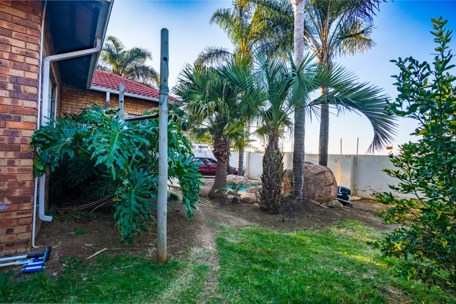 2 Bedroom Property for Sale in Allens Nek Gauteng