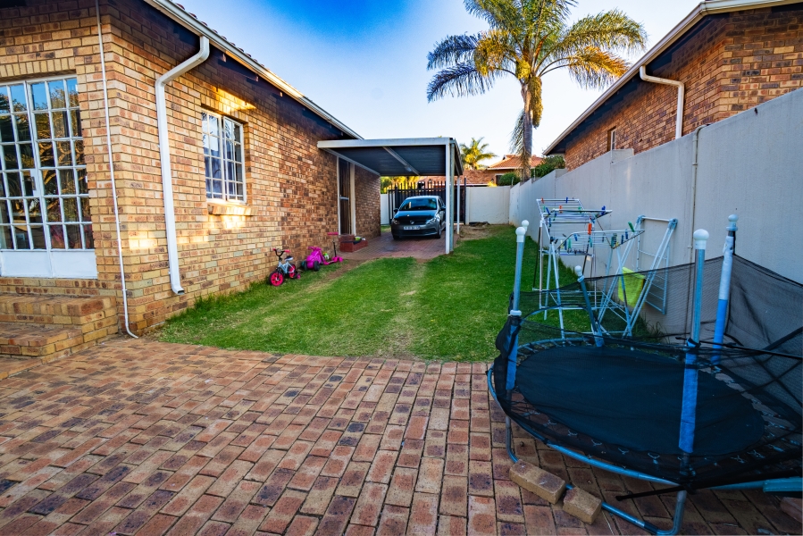 2 Bedroom Property for Sale in Allens Nek Gauteng