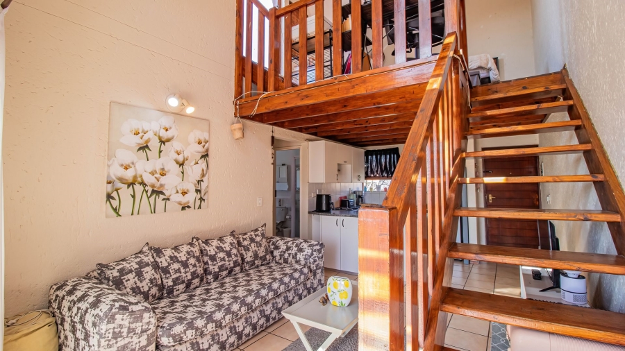 2 Bedroom Property for Sale in Magaliessig Gauteng