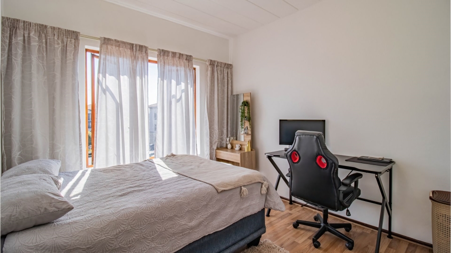 2 Bedroom Property for Sale in Magaliessig Gauteng