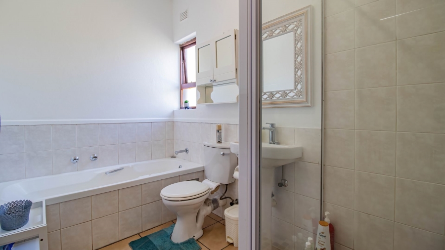2 Bedroom Property for Sale in Magaliessig Gauteng